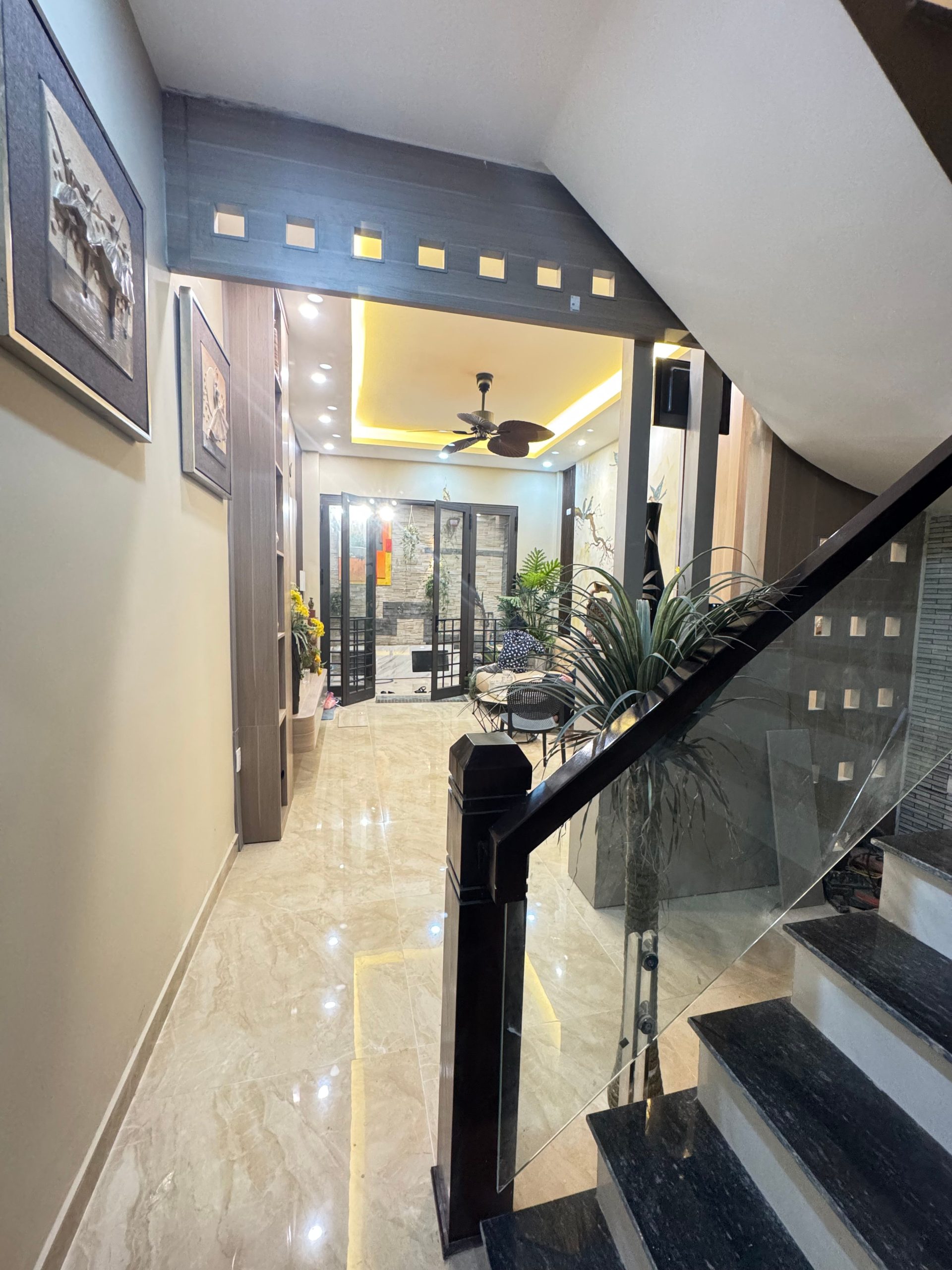 SIÊU PHẨM NHÀ ĐẸP – TRUNG TÂM NGUYỄN VĂN CỪ – 5 TẦNG FULL NỘI THẤT – NGÕ Ô TÔ – CHỦ XÂY CỰC TÂM HUYẾT