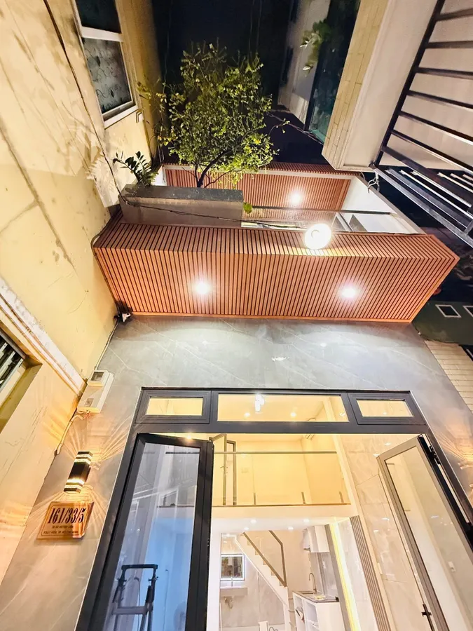 BÁN NHÀ - NI SƯ HUỲNH LIÊN - KHU VIP BÀU CÁT - TÂN BÌNH - HẺM Ô TÔ – 3 TẦNG KIÊN CỐ – CHỈ XÁCH VALI VÀO Ở NGAY! - GIÁ 5,6 TỶ