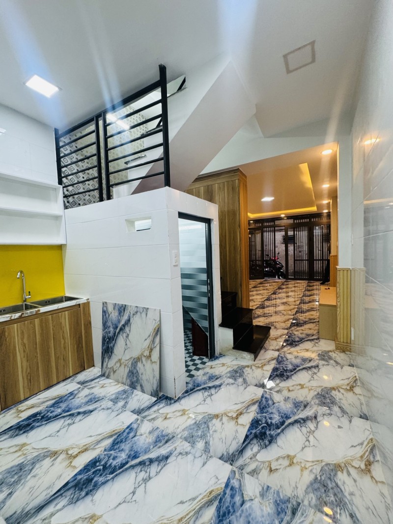 Bán nhà 3 tầng 42m2 nở hậu 4 pn 3 wc sát trung tâm quận 1,5 nhà mới dọn vào ở