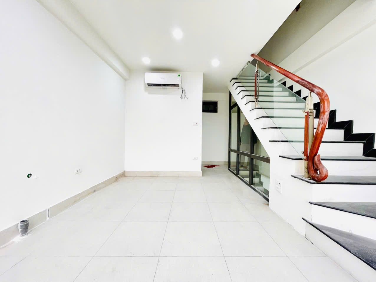NGUYỄN VĂN LINH – MẶT PHỐ TRUNG TÂM QUẬN – KINH DOANH ĐỈNH
