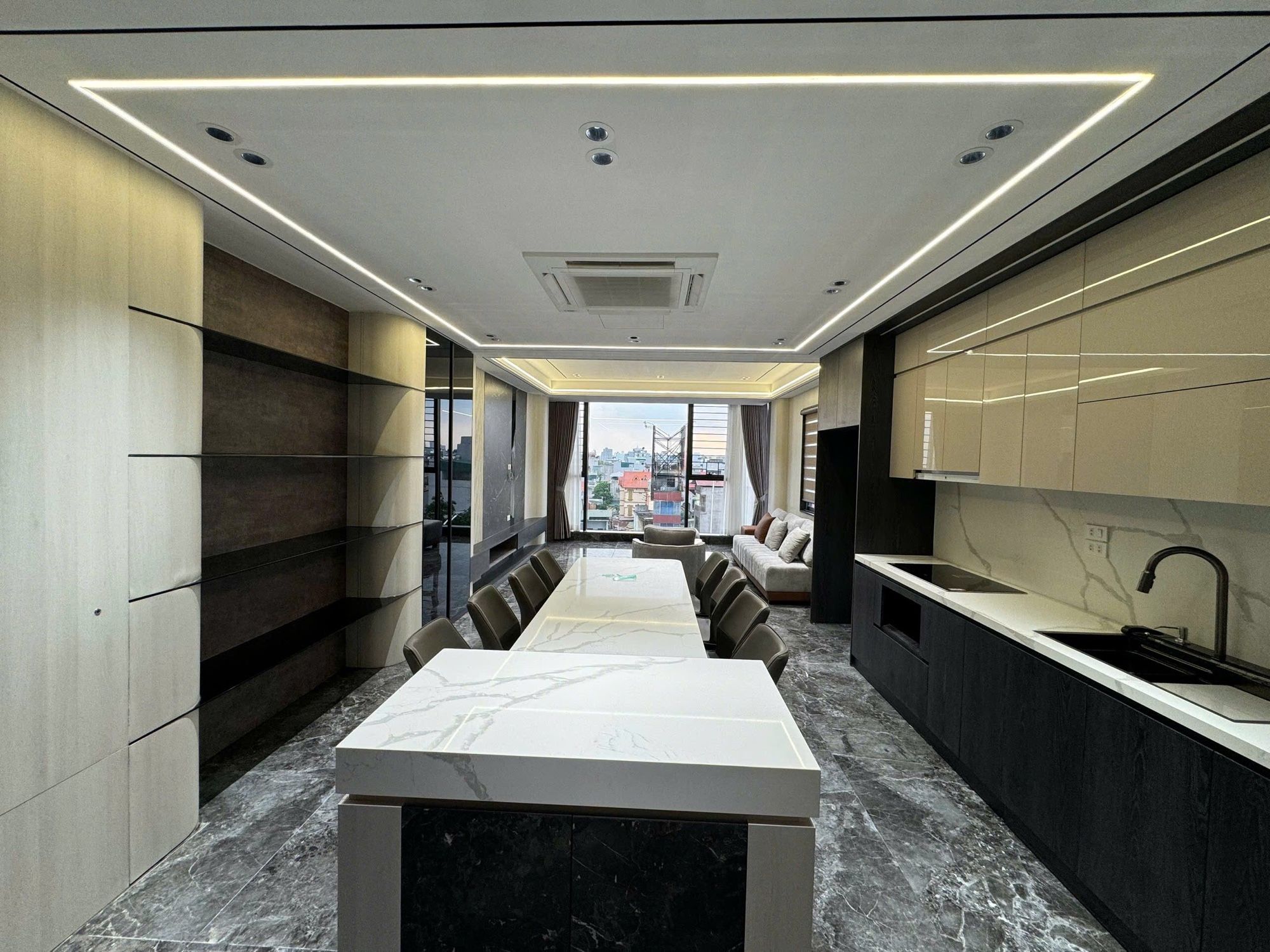 7 LẦU THANG MÁY - Ô TÔ NGỦ TRONG NHÀ - Ở SƯỚNG CỔ LINH - LONG BIÊN: 52M x 7 tầng ( 18.8 tỷ ) Nhà đẹp, chắc chắn - Chủ sắm full nội thất, thang máy xịn