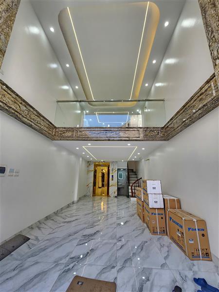 BÁN NHÀ PHỐ TRẠM LONG BIÊN, OTO TRÁNH-KINH DOANH-NGÕ THÔNG-THANG MÁY-60M NHỈNH 19 TỶ(TL)