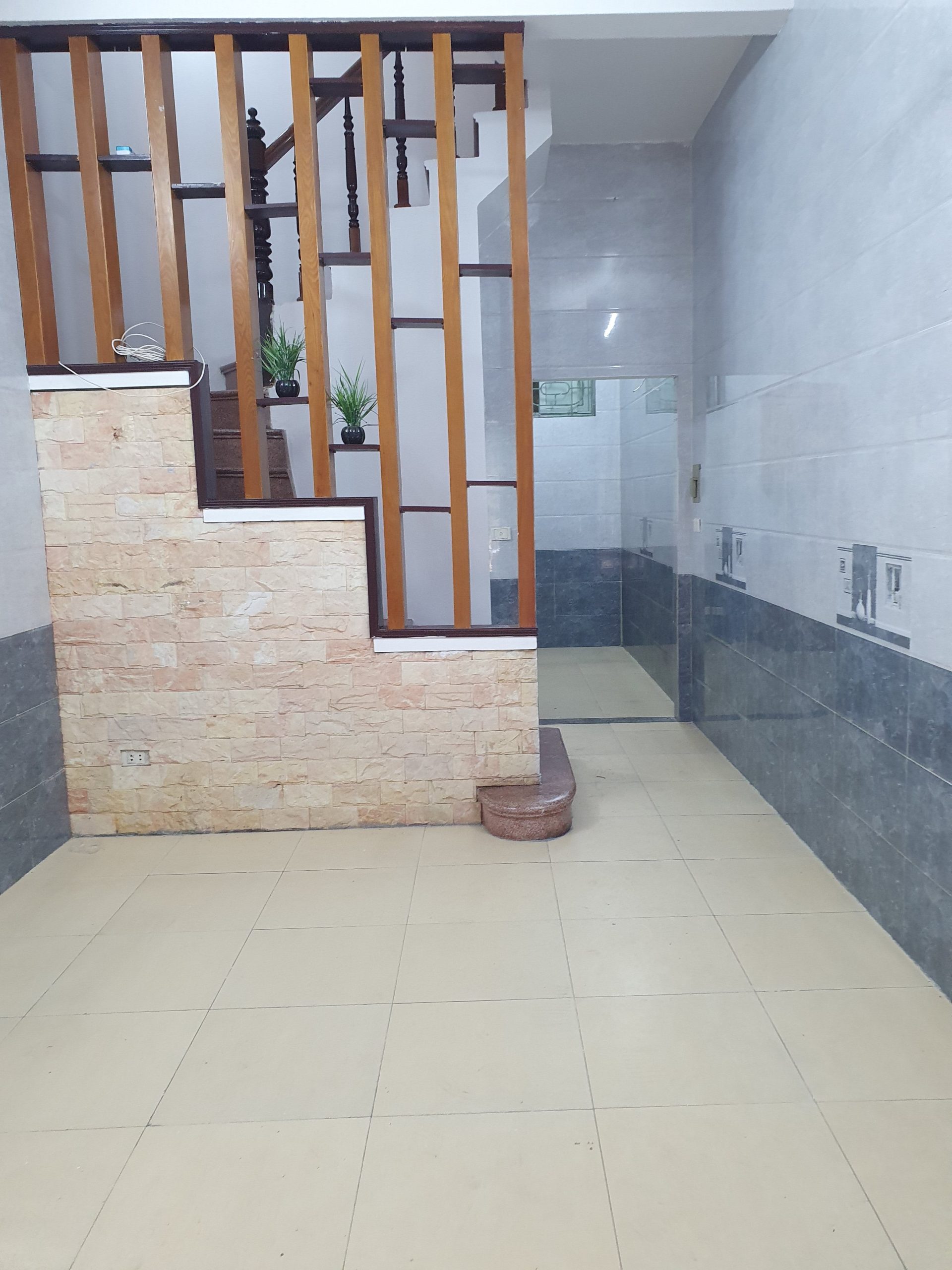 ĐỨC GIANG - NHÀ ĐẸP 3 THOÁNG - DÂN XÂY CHẮC CHẮN - Ở NGAY