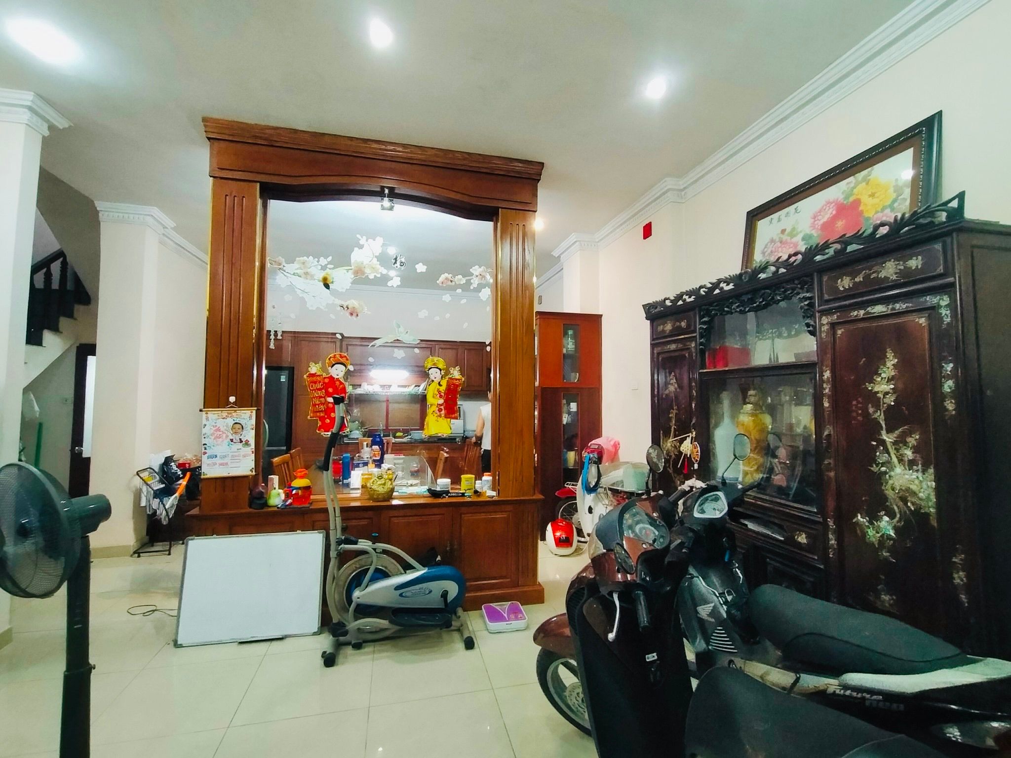 HOÀNG NHƯ TIẾP – 70M² – 4 TẦNG – CHỈ 12.3 TỶ VỊ TRÍ TRUNG TÂM – NGÕ THÔNG – GẦN PHỐ LỚN – NHÀ ĐẸP Ở NGAY