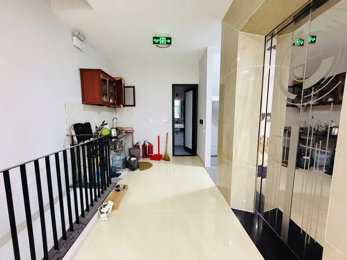 Bán Nhà Hoàng Văn Thái. Thanh Xuân. 8 Tầng Thang Máy. Ô Tô. DT 100m2. MT 5m. Giá 36.8 Tỷ.