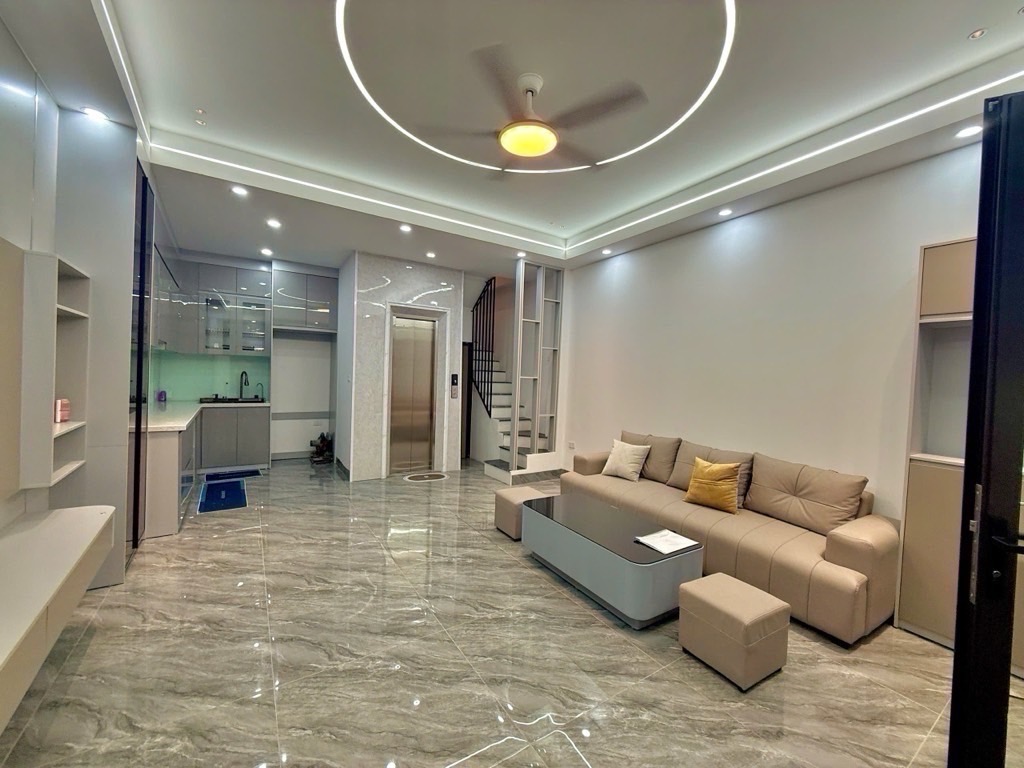 BÁN NHÀ ĐÀM QUANG TRUNG, LONG BIÊN-THANG MÁY-ĐẸP LONG LANH-45M-NHỈNH 9 TỶ (TL)