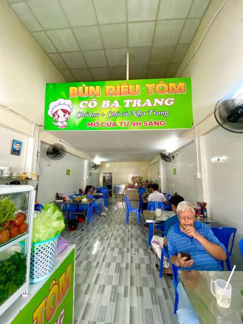 Sang nhượng mặt bằng tại 90 Trần Bạch Đằng, Ninh Kiều, Cần Thơ.