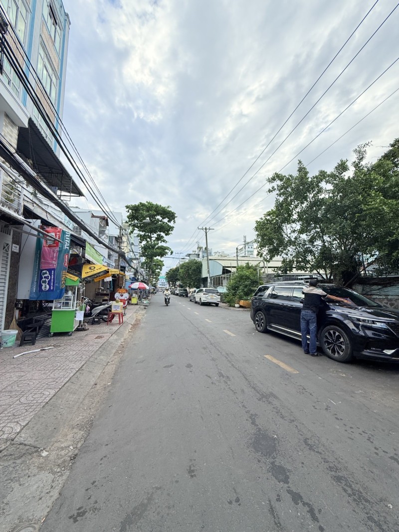 Bán nhà mặt phố ngay Dương Bá Trạc 3,8x15 khu kinh doanh sầm uất