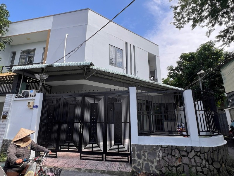 Bán nhà đường Số 11, Q.9, Tăng Nhơn Phú B. DT 110m2, 2 tầng, 3PN. Sổ hồng, giá 7.35 tỷ.