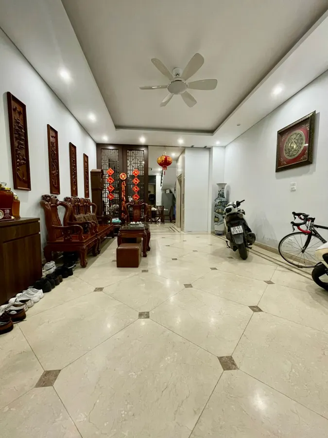 Bán Nhà Thịnh Liệt. Hoàng Mai. 4 Tầng Thang Máy. Ô Tô. Vỉa Hè. DT 73m2. MT 5m. Giá 21 Tỷ.