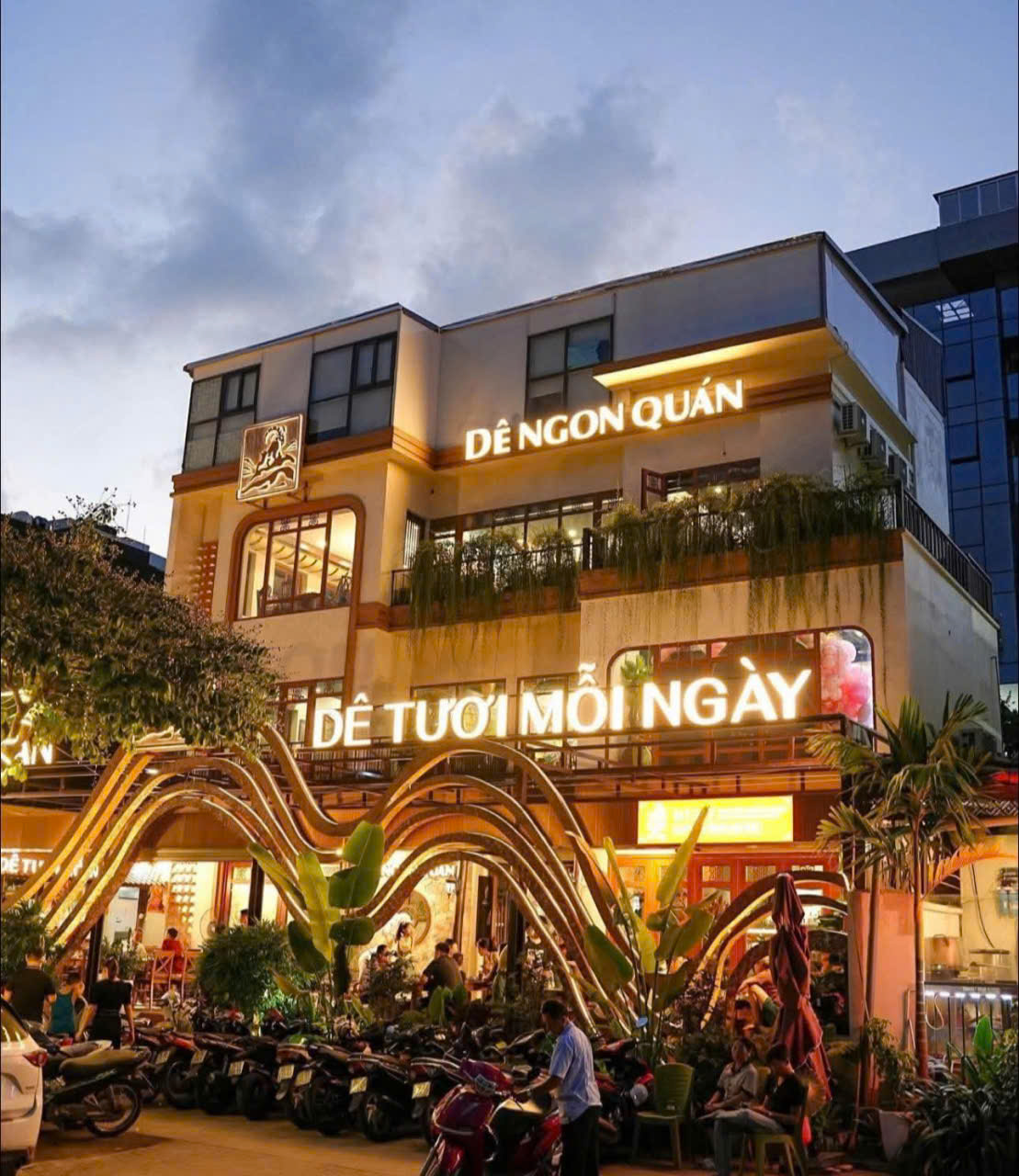 CHO THUÊ NHÀ TRUNG TÂM QUẬN ĐỐNG ĐA HÀ NỘI Diện tích: 150m2 x 4 tầng Mặt tiền: 8m