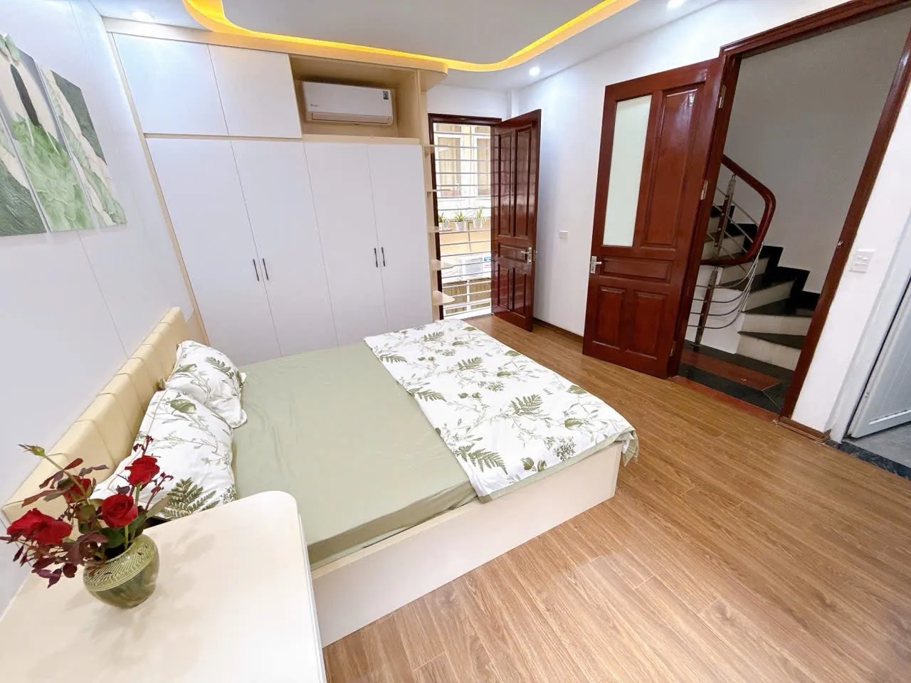 Bán Nhà Thịnh Quang 31m2. 5 tầng. mặt tiền 4m. giá 7.75 Tỷ Đống Đa Hà Nội