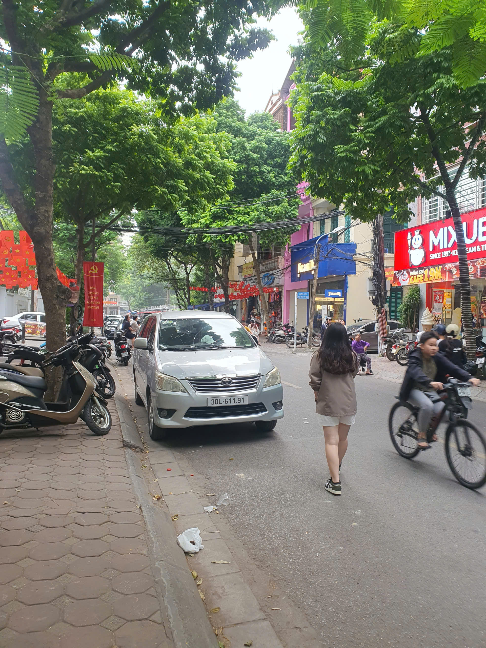 Bán nhà phố Trần Tử Bình, Nghĩa Đô, Cầu Giấy – ngõ nông ô tô đỗ cửa, 60m² x 4 tầng, sổ đỏ chính chủ, giá 21 tỷ