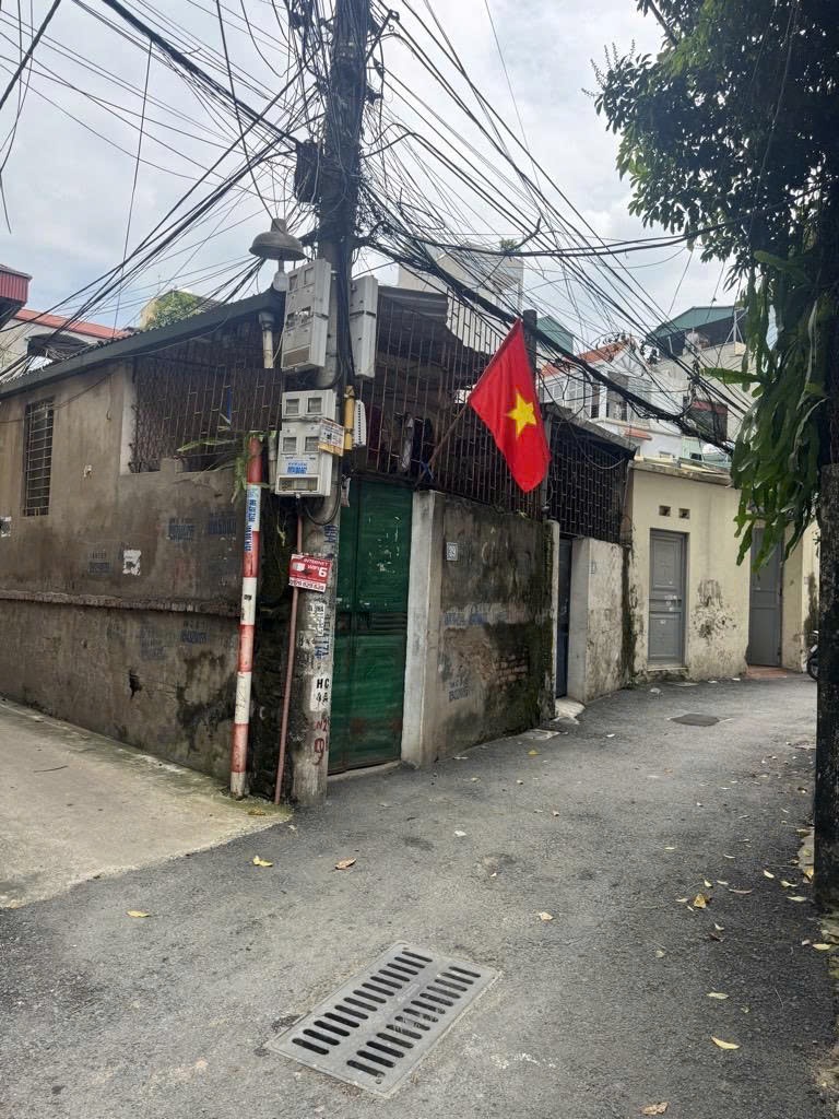 BÁN ĐẤT CỔ NHUẾ BẮC TỪ LIÊM 61M2, CÓ NHÀ CẤP 4, 2 NGỦ, CHO THUÊ CHỈ 5.75 TỶ