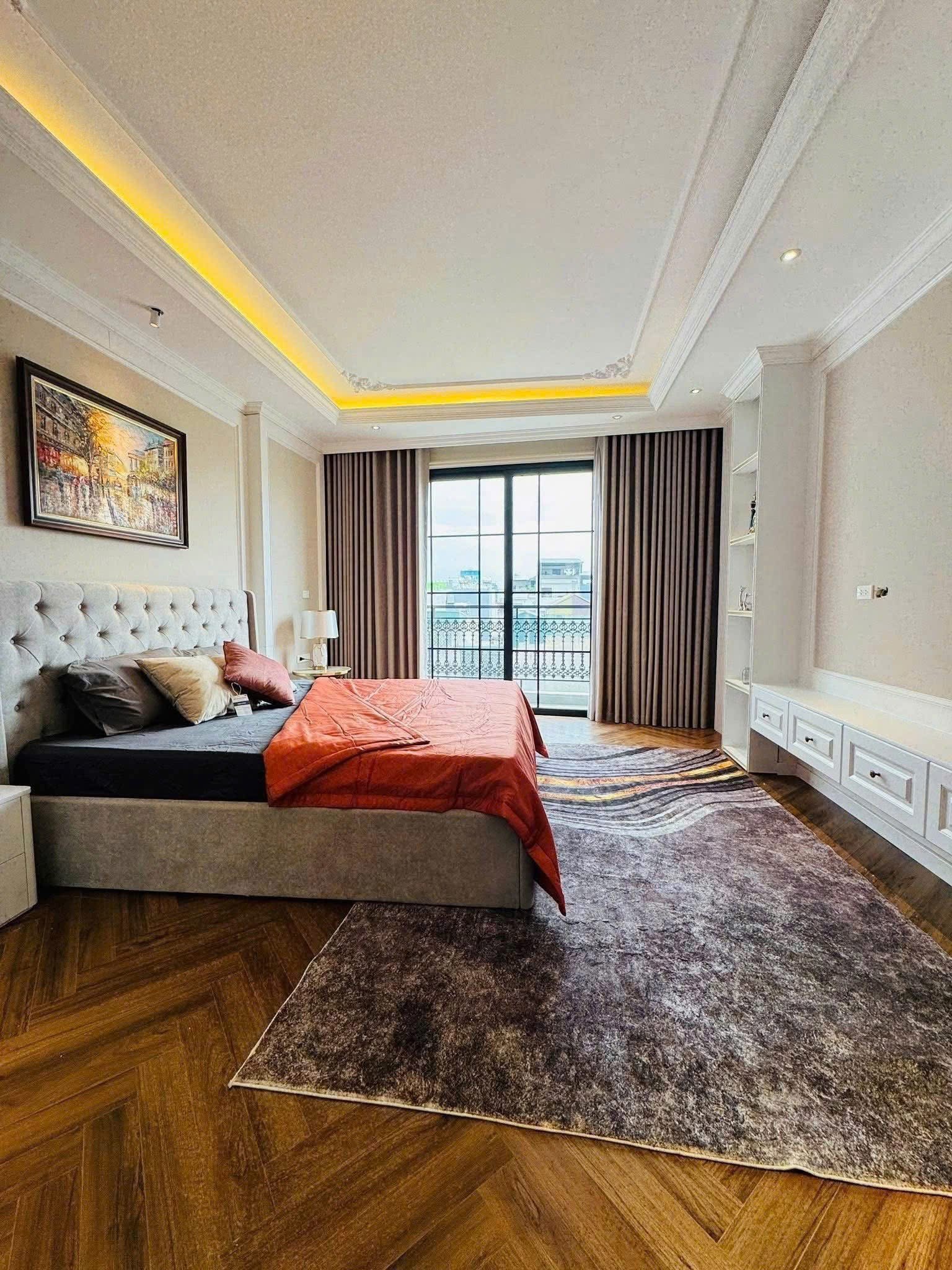 NHÀ ĐẸP, LÔ GÓC, Ở NGAY, THÔNG SÀN, NỘI THẤT XỊN, VỈA HÈ, GARA Ô TÔ PHỐ TRUNG KÍNH.