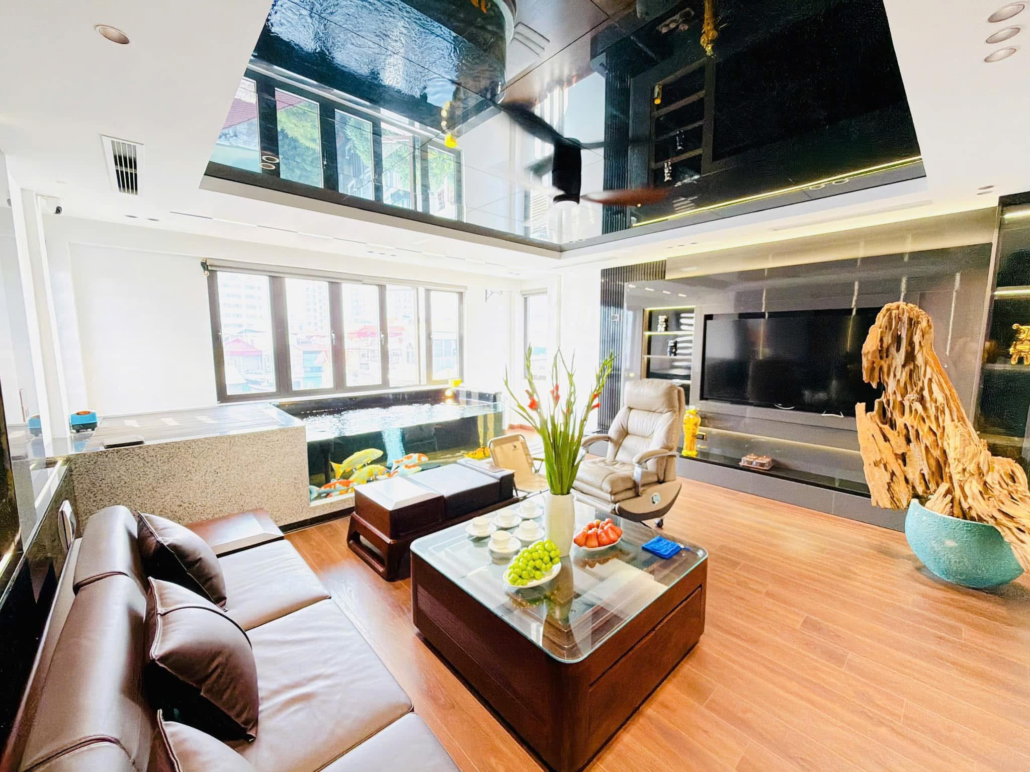 78m2