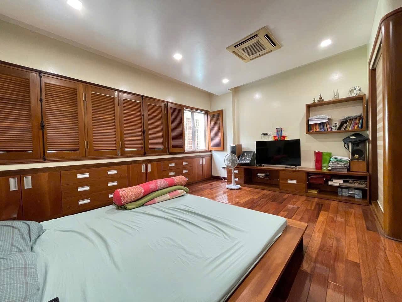 54m2