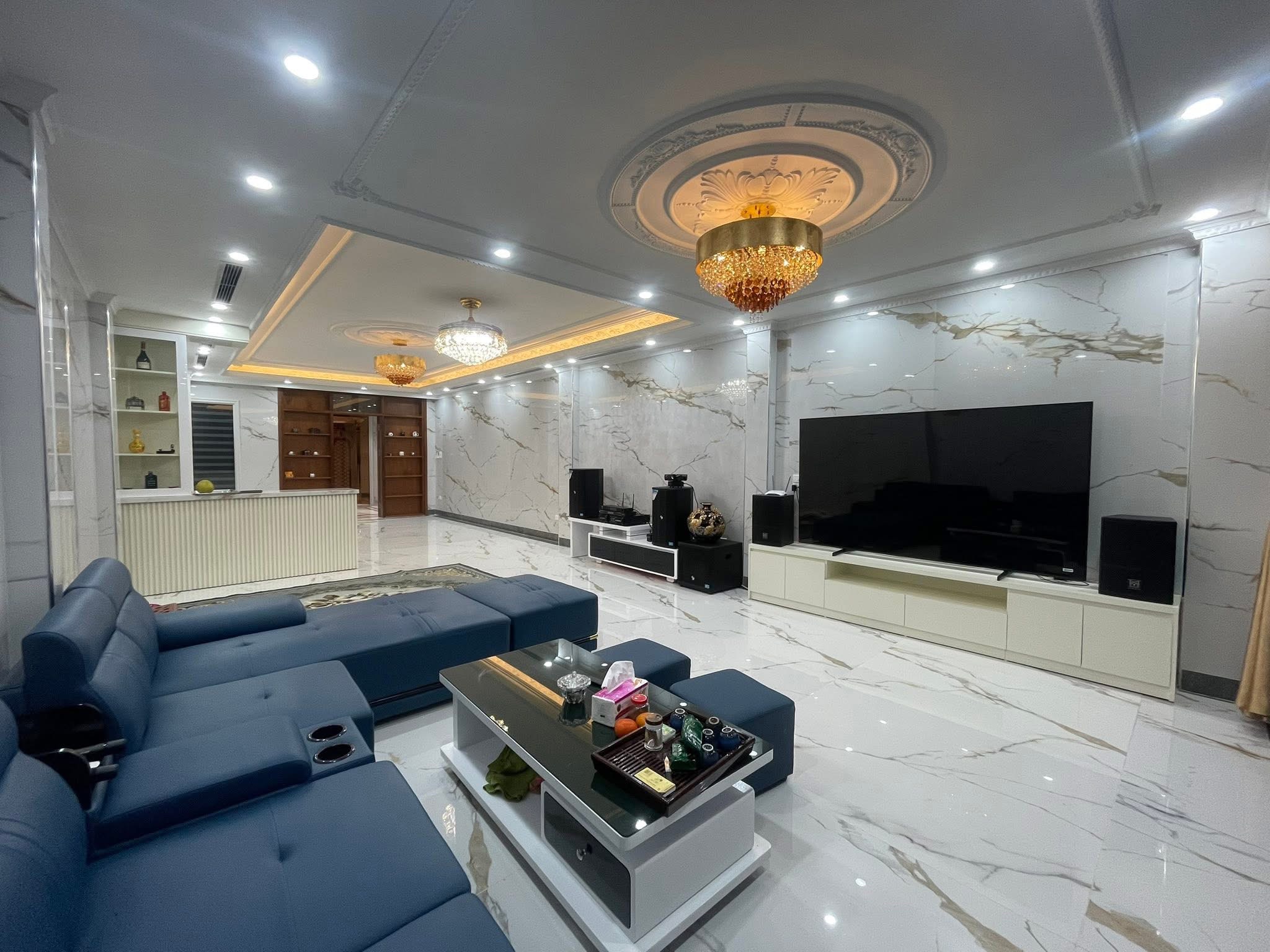 NHÀ PHÂN LÔ KĐT TRUNG YÊN, MT 5M, VỈA HÈ TO, Ô TÔ TRÁNH DỪNG ĐỖ, KINH DOANH ĐỈNH.