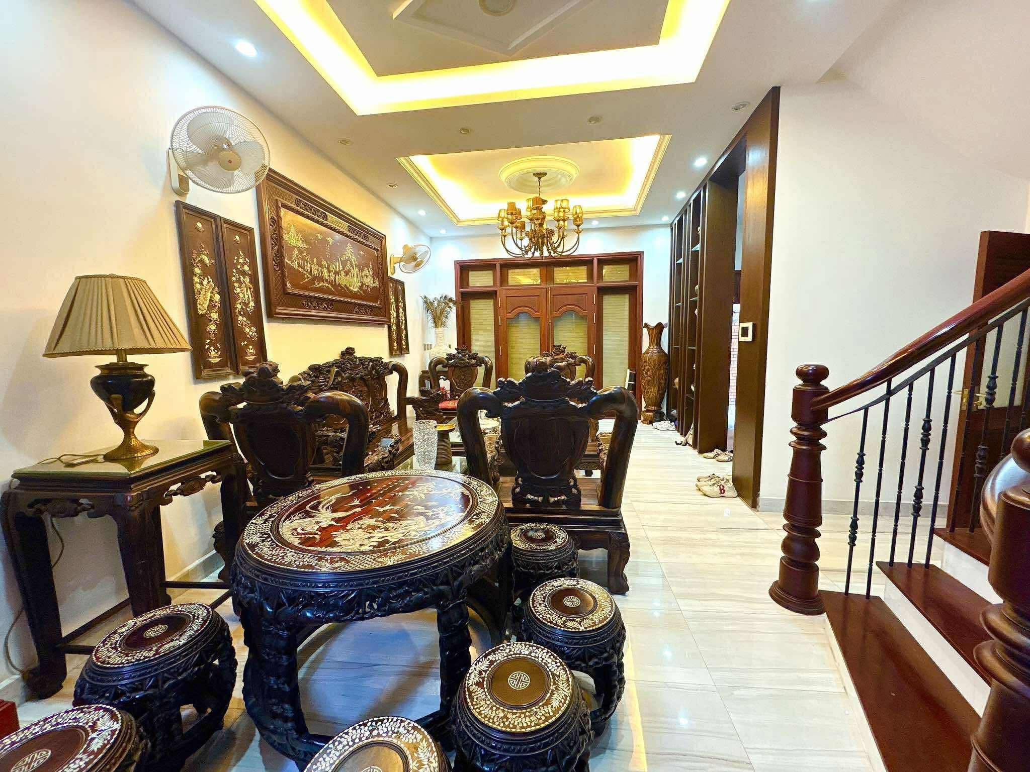 NHÀ VỊ TRÍ ĐẮC ĐỊA, MT 5M, VỈA HÈ TO, Ô TÔ TRÁNH DỪNG ĐỖ, KINH DOANH ĐỈNH PHỐ TRUNG HOÀ.