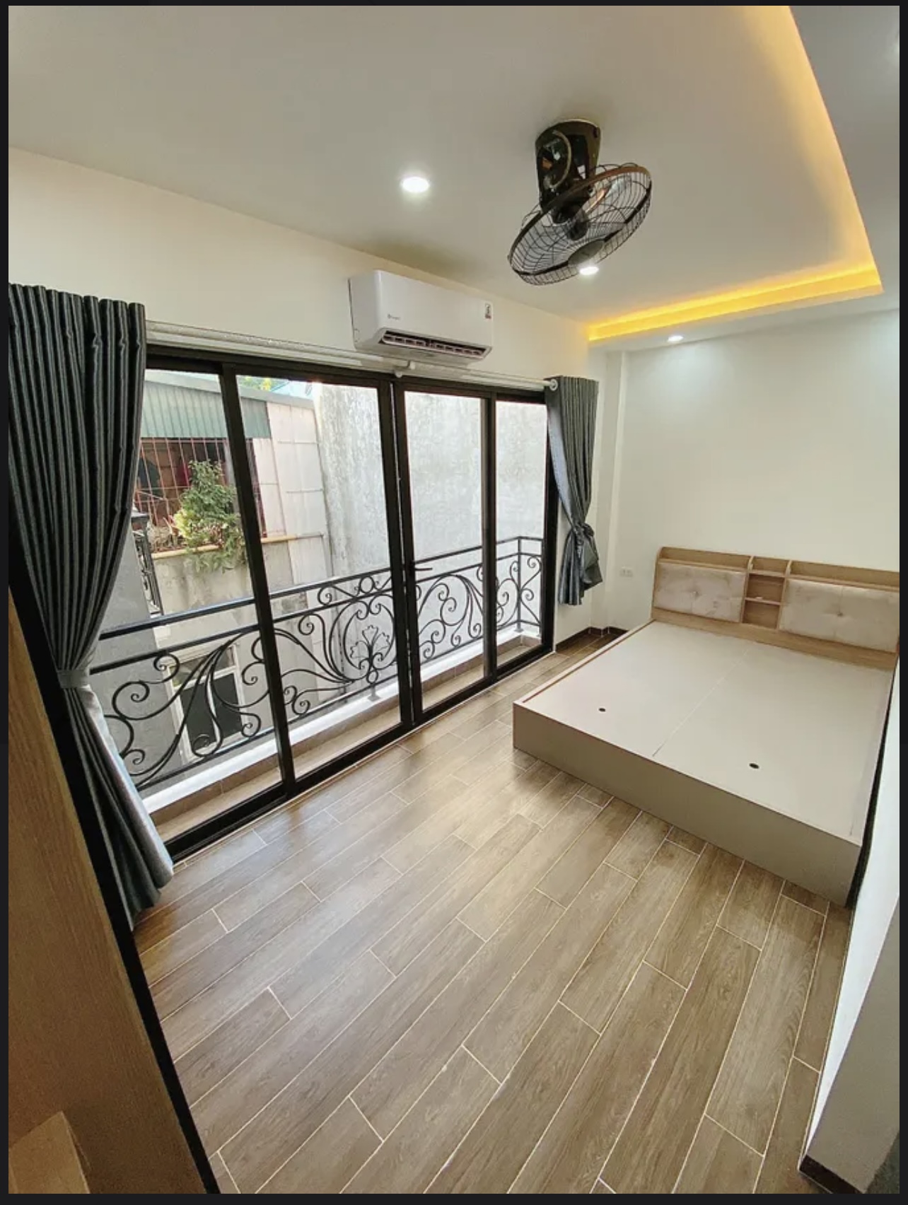 BÁN TOÀ CCMN TUYỆT PHẨM DÒNG TIỀN - VÀI CHỤC MÉT RA MẶT PHỐ - 7 TẦNG THANG MÁY MỚI TINH - VIP BA ĐÌNH CHỈ 250TR/M2 - 15 PHÒNG KHÁCH, BẾP RIÊNG BIỆT