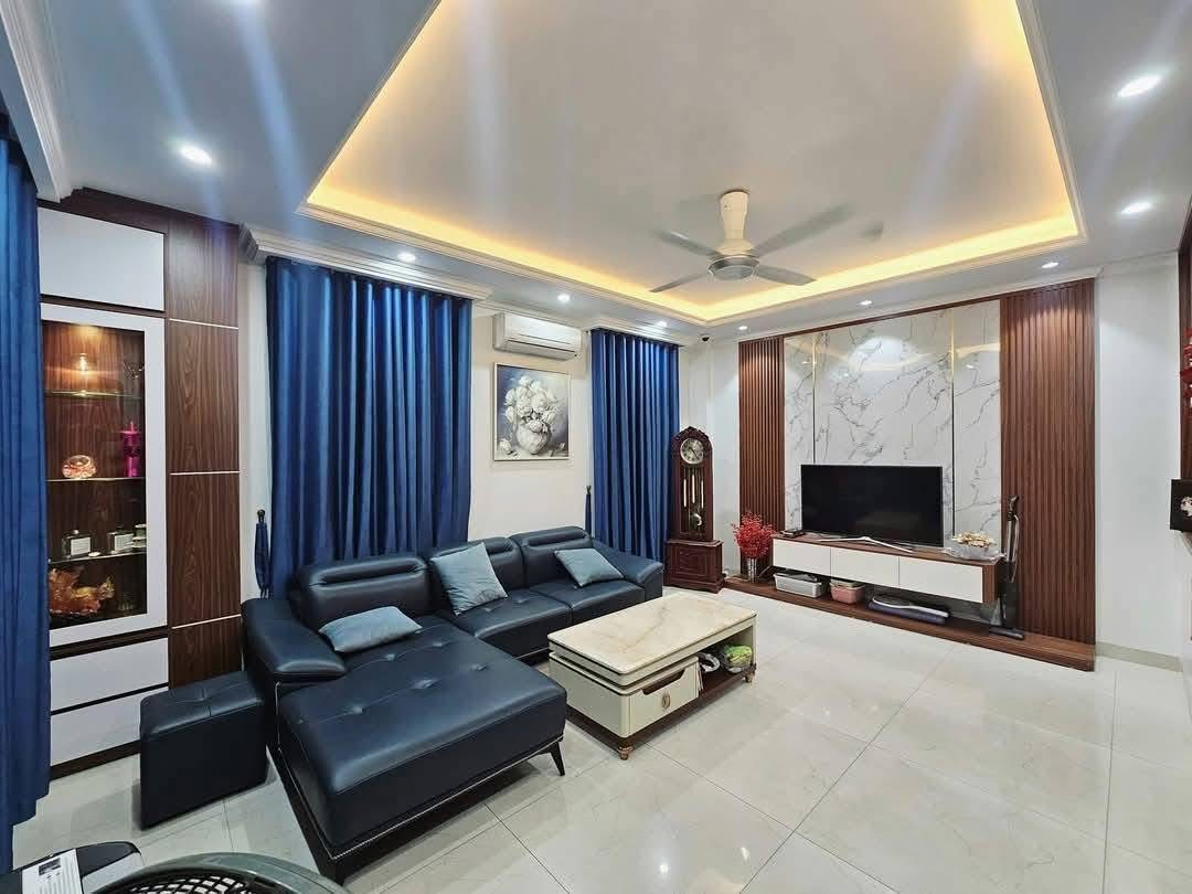 NHÀ ĐẺ TRỨNG VÀNG LÝ THƯỜNG KIỆT 45 m2 x3 tầng GIÁ 31 TỶ