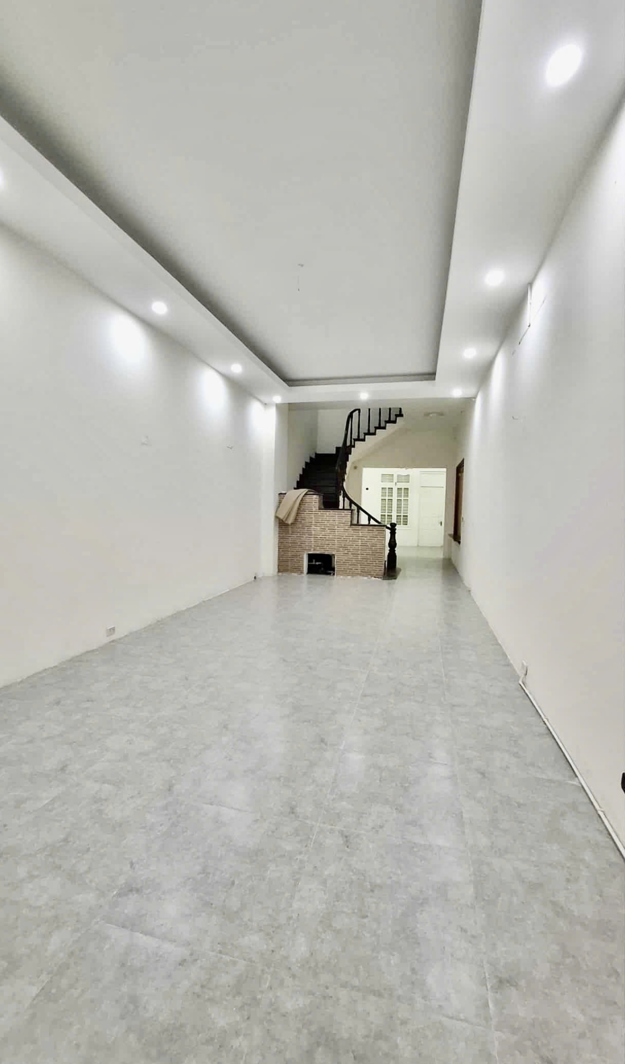 BÁN NHÀ VIP BA ĐÌNH - MẶT NGÕ THÔNG Ô TÔ TRÁNH NHAU THOẢI MÁI - KINH DOANH ĐẮC ĐỊA - 80M RA MẶT ĐƯỜNG BƯỞI - NHÀ SÂN VƯỜN THOÁNG ĐÃNG TIỆN ÍCH VÔ VÀN.