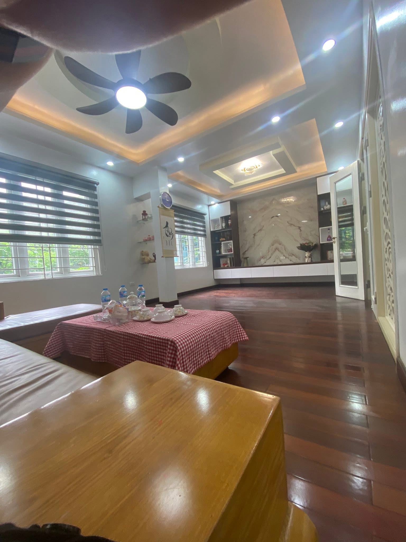 SIÊU PHẨM MẶT PHỐ TRUNG KÍNH-TRẦN DUY HƯNG, DT 90M2x5T, MT 5,3M GIÁ 48 TỶ