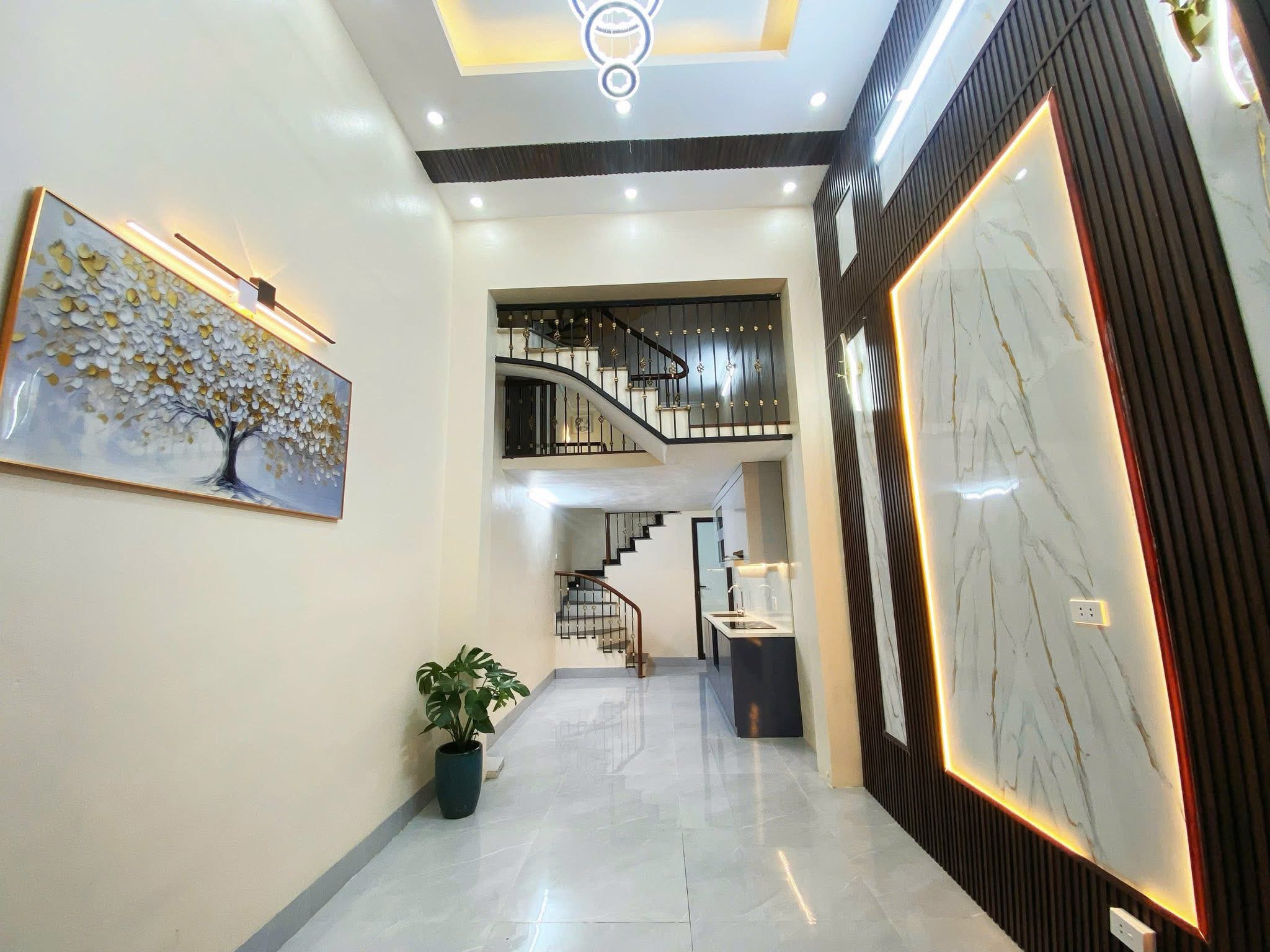 BÁN NHÀ BẠCH ĐẰNG HỒNG HÀ HOÀN KIẾM - 33M 4T MT 3.3M - NHỈNH 9 TỶ SĐCC NỞ HẬU KHÔNG QUY HOẠCH NHÀ ĐẸP Ở NGAY