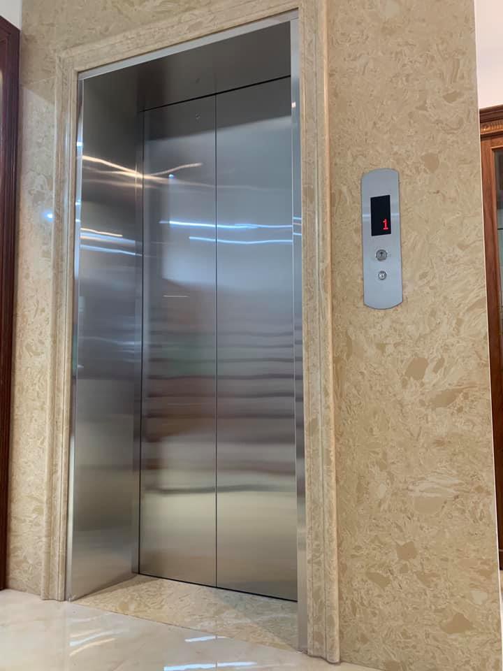 Nhà tôi cho thuê Nhà căn góc, mới, Thái Thịnh; vỉa hè 107m2* 4T- 30 Tr