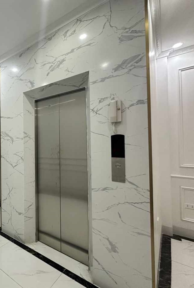 Nhà tôi cho thuê Nhà VP, Nhà Hàng, KD, 101m2_ 5T; vỉa hè, Lò Đúc-32 Tr