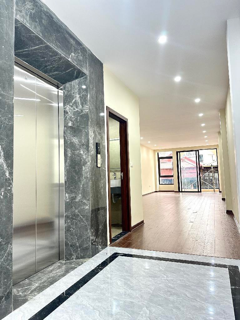 Tôi cho thuê nhà mới, hai cửa đi ,vỉa hè, 114m2- 5T, Chùa Láng_47 Tr