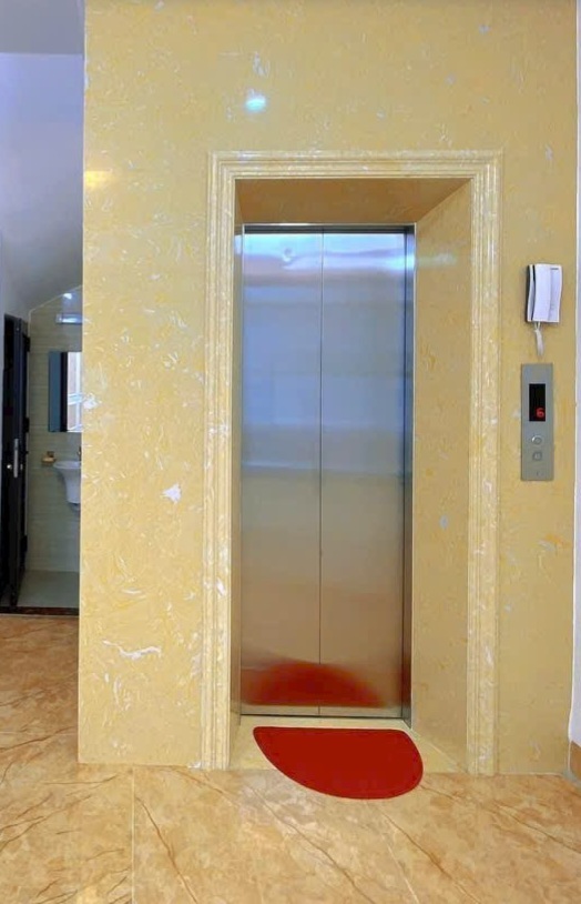 Cho thuê nhà mới, hai mặt tiền, 95m2_ 4T; vỉa hè, Trần Nhân Tông-31 Tr