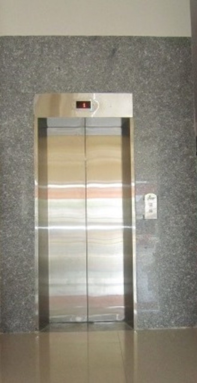 Nhà tôi cho thuê nhà mới, hai cửa đi, Bách Khoa, 101m2x 5T vỉa hè 30 Tr