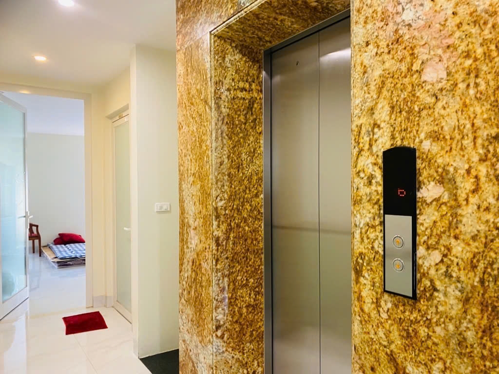 Cho thuê nhà mới, hai mặt tiền ,vỉa hè, 109m2- 4T, Phương Liệt_33 Tr