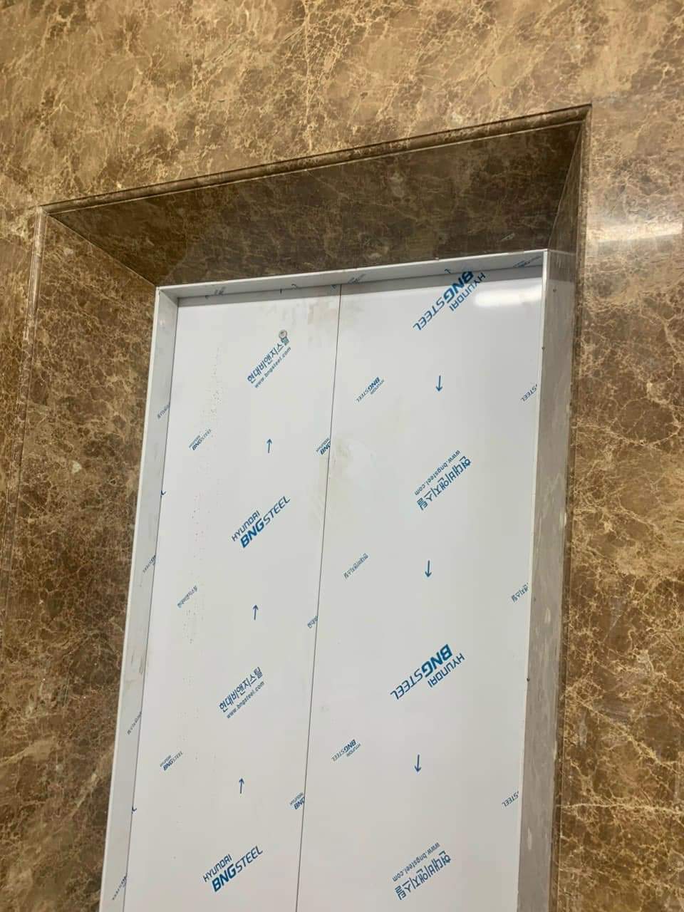 Tôi cho thuê nhà hai mặt tiền,mới ,vỉa hè, 108m2- 5T, Thành Công_29 Tr