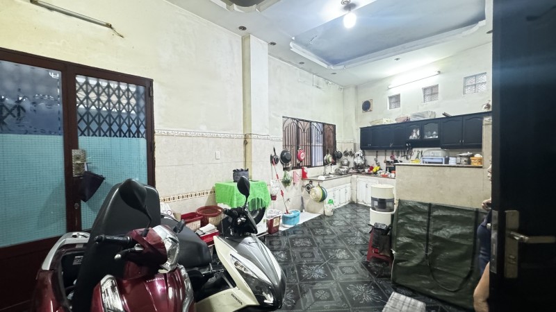 Bán nhà riêng Bùi MInh Trực 75m2 3 lầu 3pn HXH phường 6 quận 8 chỉ 9.9 tỷ