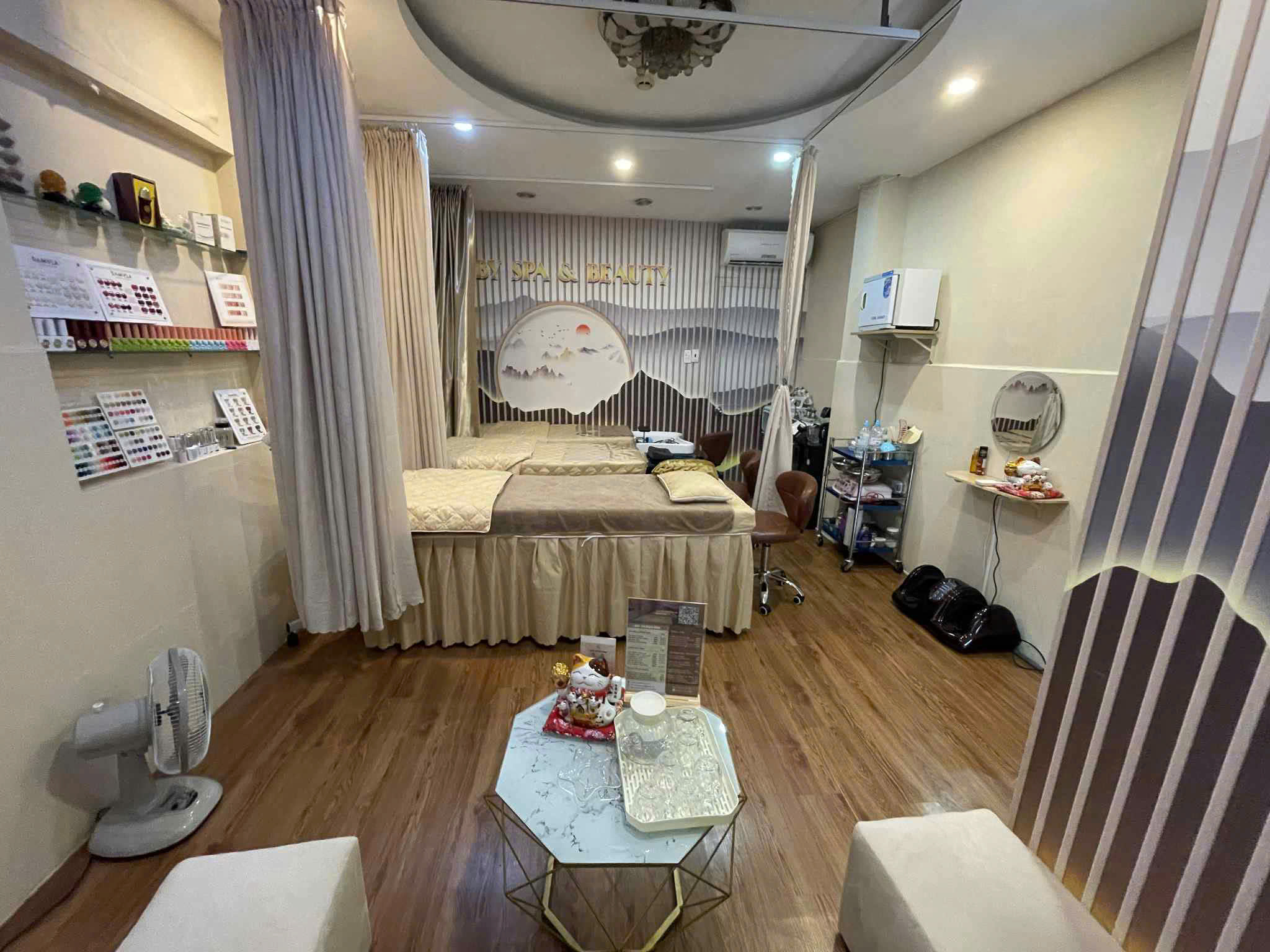 Vì bận việc gia đình không có thời gian trông coi, mình cần sang nhượng lại tiệm spa mini