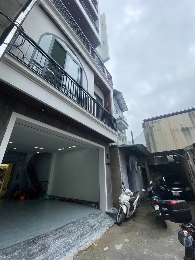 NHÀ MỚI GARA 2 Ô TÔ Phố Nguyễn Văn Linh 48m2 X 6 Tầng X 11.8 tỷ Long Biên Hà Nội.