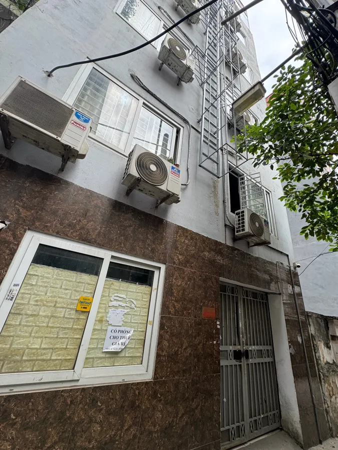 BÁN NHÀ KHU VỰC CẦU GIẤY - TOÀ CĂN HỘ DV 20 PHÒNG KHÉP KÍN - THANG MÁY - 30M RA MẶT PHỐ - OTO ĐỖ CÁCH 15M