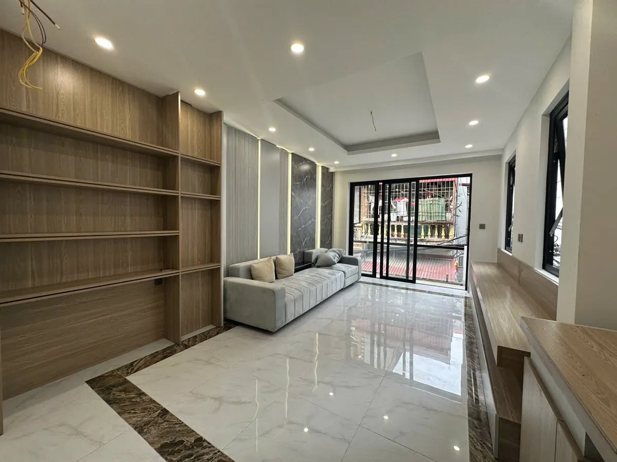 Bán Nhà Chu Huy Mân Long Biên – Lô Góc 2 Thoáng, Ô Tô Vào Nhà – Full Nội Thất Cao Cấp