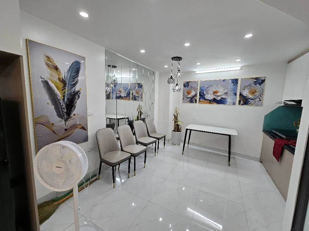 Bán Nhà Nguyễn Sơn, Long Biên 42m2, 4T, giá 8,75 tỷ (ngõ thoáng, ô tô đỗ gần )