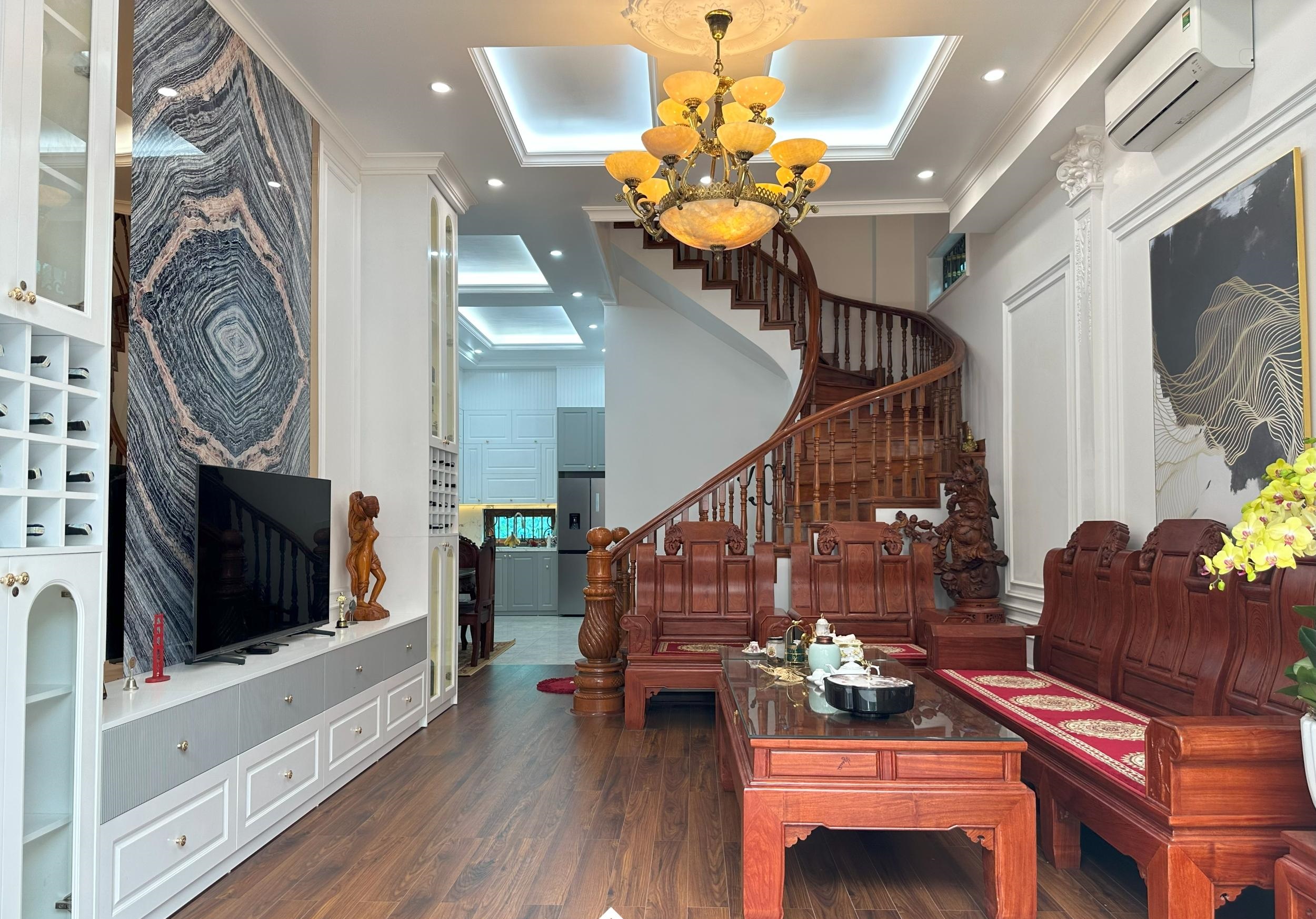 **Bán nhà phường 2 Tân Bình** hxh đường Bạch Đằng; 5 x 20m - 4 tầng