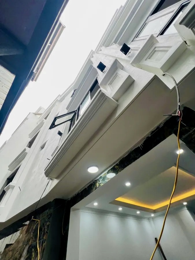 Nhà mới kính koong phố Láng Hạ - Ba Đình, 30m2 xây 5 Tầng, 3PN, Gần Chợ Thành Công, Sổ Đỏ, 7,1