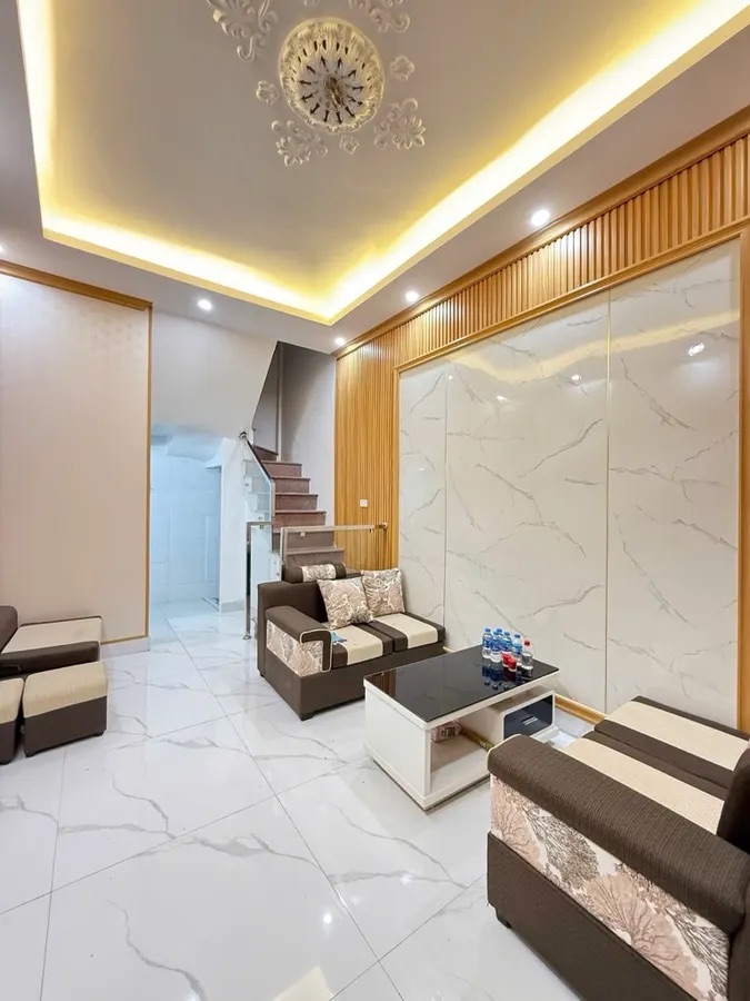 Bán nhà Tây Sơn - Đống Đa chỉ hơn 7 Tỷ – Vị Trí Trung Tâm, Ngõ Nông, 5 Tầng 3 PN, Full Đồ