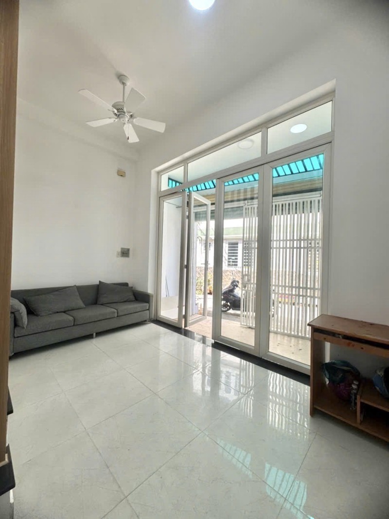 Bán nhà Thủ Đức, Linh Xuân, đường Số 9, 54m2, 2 tầng, 3PN, SH, 4.29 tỷ.