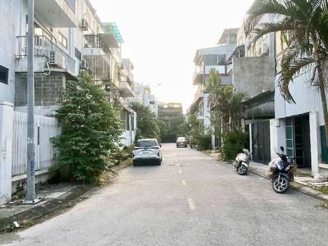 BIỆT THỰ XÂY THÔ KĐT XUÂN PHƯƠNG - FORESA 1A - ĐƯỜNG TO HÈ THOÁNG - TOÀN QUAN CHỨC - KHÁCH VỀ TỰ HOÀN THIỆN NHƯ Ý - LÔ