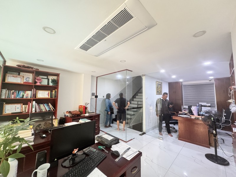 Bán nhà đường Số 15, Hiệp Bình Phước, Thủ Đức. DT 62m2, 5 tầng, 5PN, sổ hồng. Giá 8.5 tỷ.