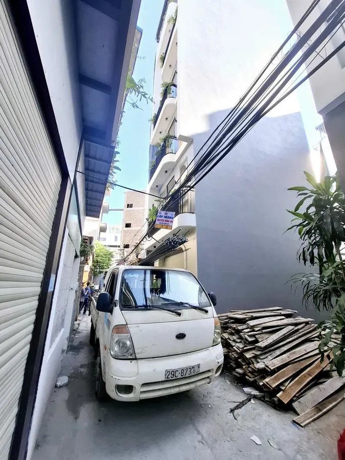 NHÀ MỚI Ô TÔ QUA Vũ Đình Tụng 30m2 X 6 Tầng X 7.95 Tỷ Long Biên Hà Nội.