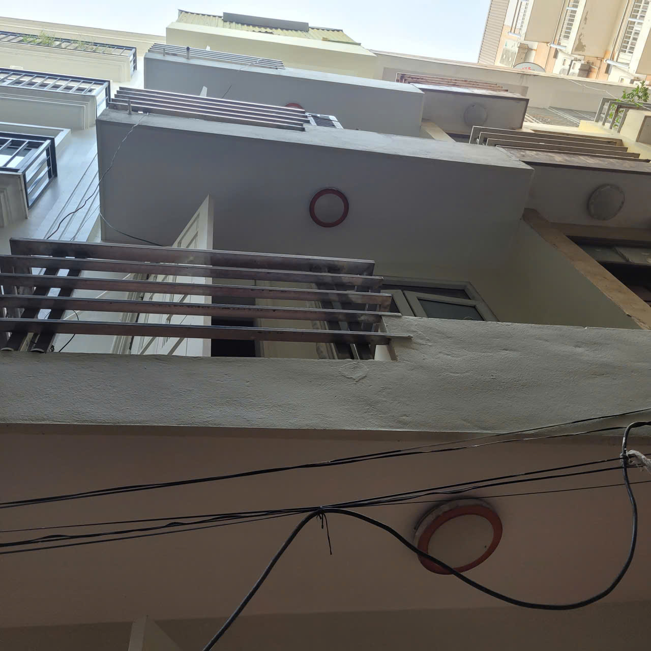 Cho thuê nhà ngõ 18 Định Công Thượng, 30m² x 5 tầng, 11 triệu