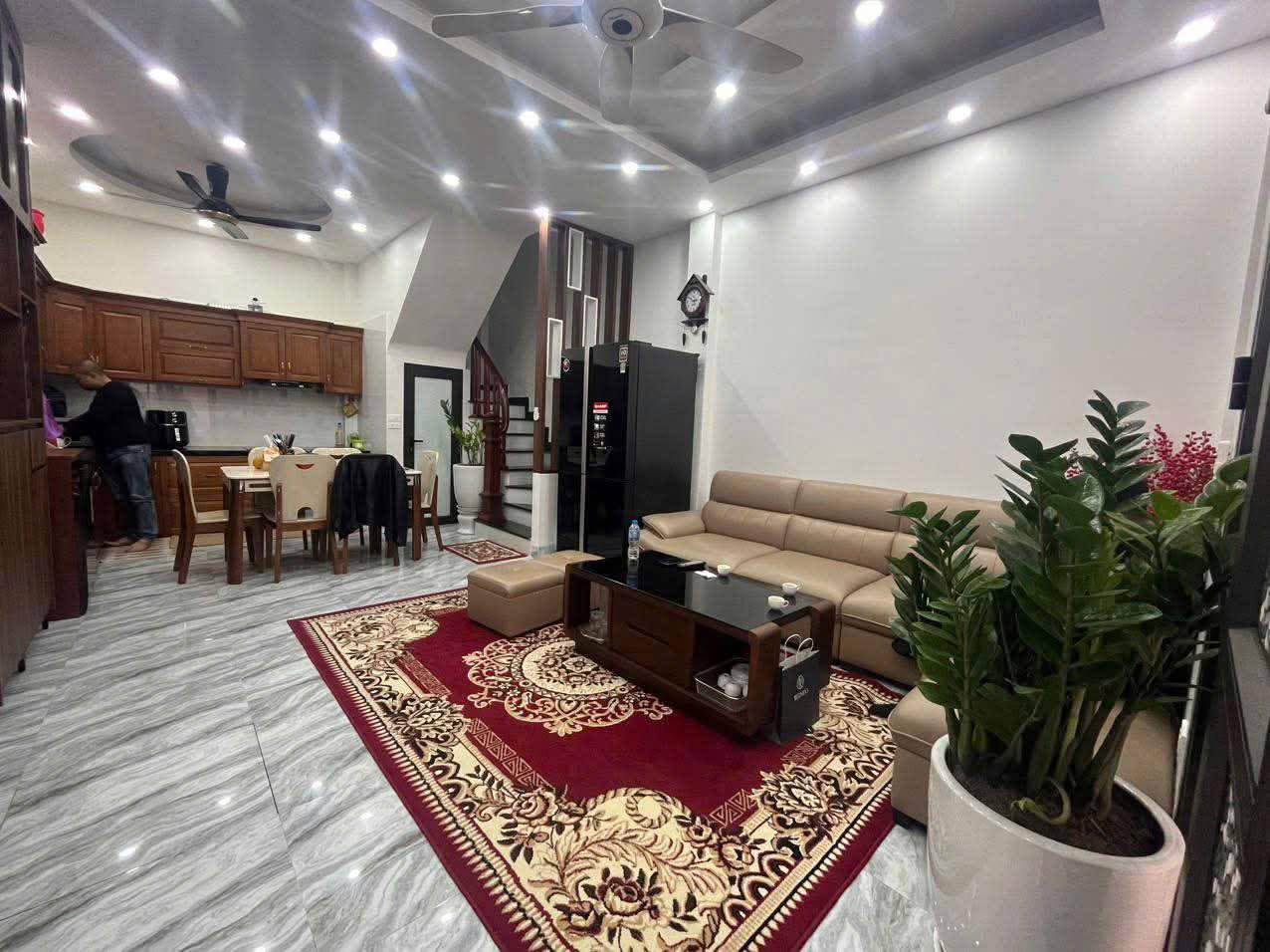 Bán nhà 268 Ngọc Hồi SĐCC 5 tầng x 30m2, 3 ngủ, 4 WC, Full đồ ở ngay